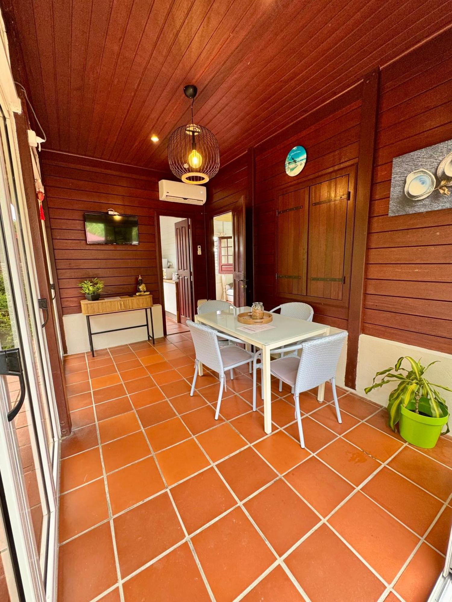 Le Gaspardo , 2 Chambres Climatisees , A 2 Mins A Pied De La Plage , Wifi , Jardin Clos, Parking ,Sans Vis-A-Vis Le Carbet Exterior photo